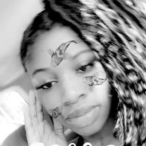 Meet your Posher, Nia